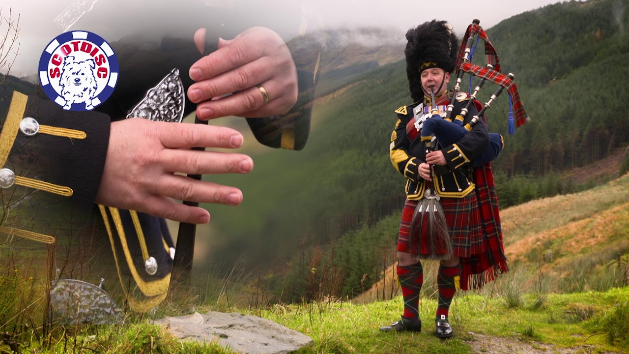 A Lone Piper - Pipe Major Derek Potter plays Highland Cathedral