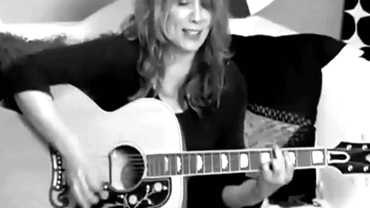 Nancy Wilson of Heart with The Court Yard Hounds - The Word