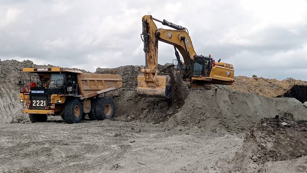 Caterpillar Excavator 395, Excavator 395 Loading Caterpillar Dumpers OHT 773 - Coal Mining Works