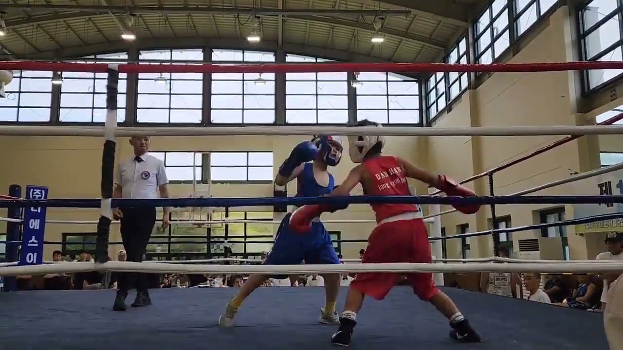 장현준(대한권투체) vs 전지훈(와일드복싱) 2라운드