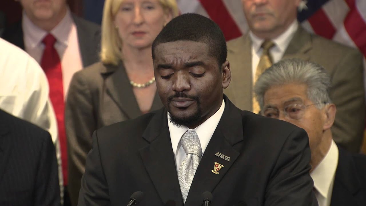Senator Stabenow urges passage of the VOW to Hire Heroes Act
