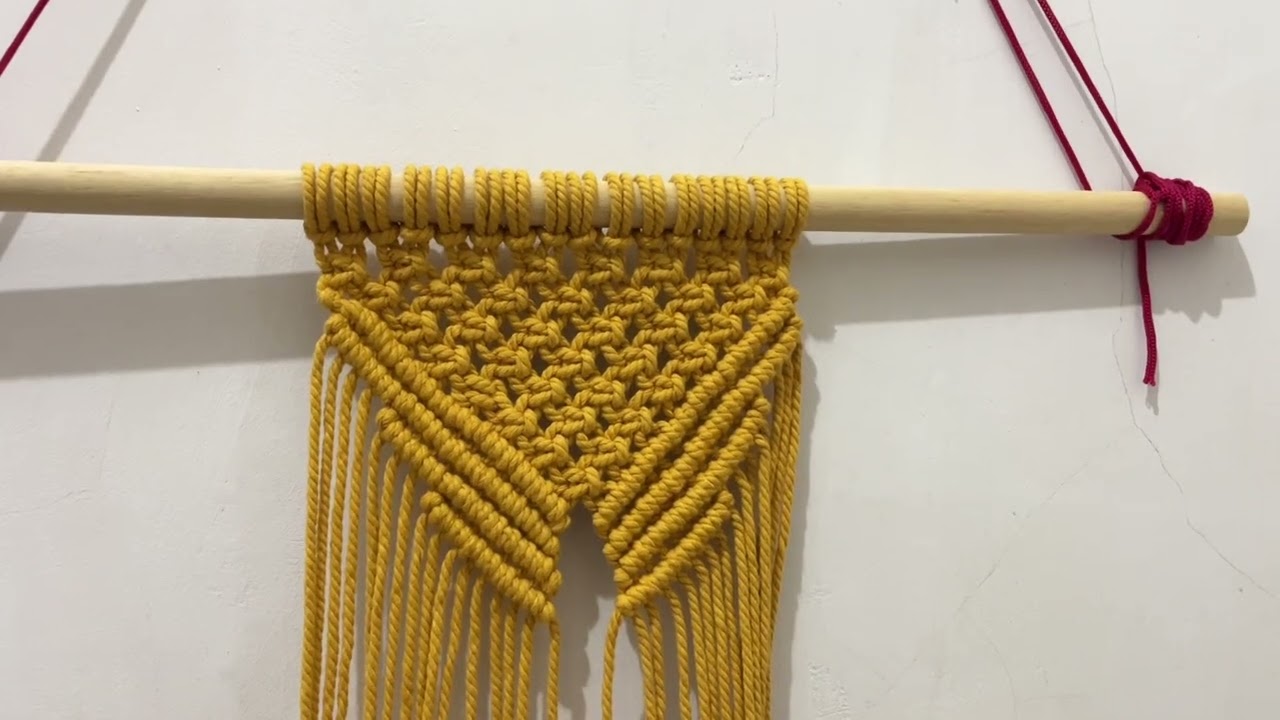 Pembuatan Hiasan Dinding Macrame