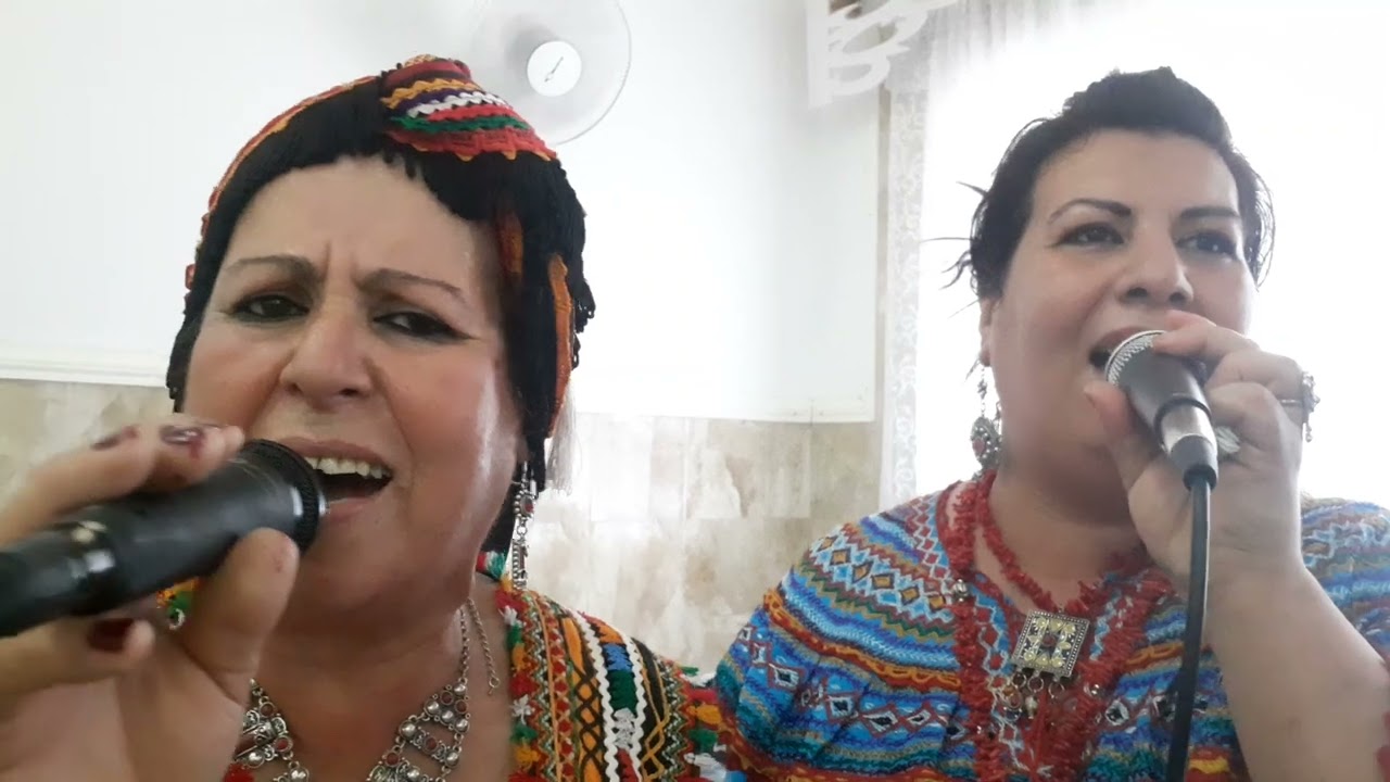 mariage à la salle zineb sidi aich compagnie du groupe ferroudja Bekkou bonne ambiance