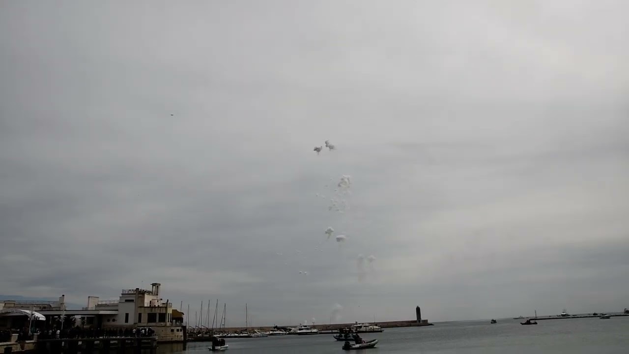Bari Festa di San Nicola 08 05 2025 Spettacolo pirotecnico diurno LA ROSA