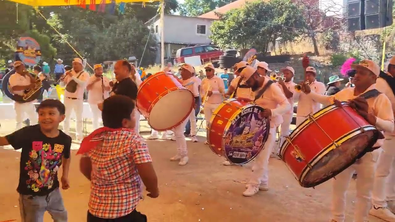 Chinelos con Banda Apache en Chamilpa 2026