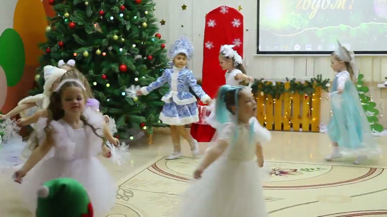Новогодний утренник Старшая группа В