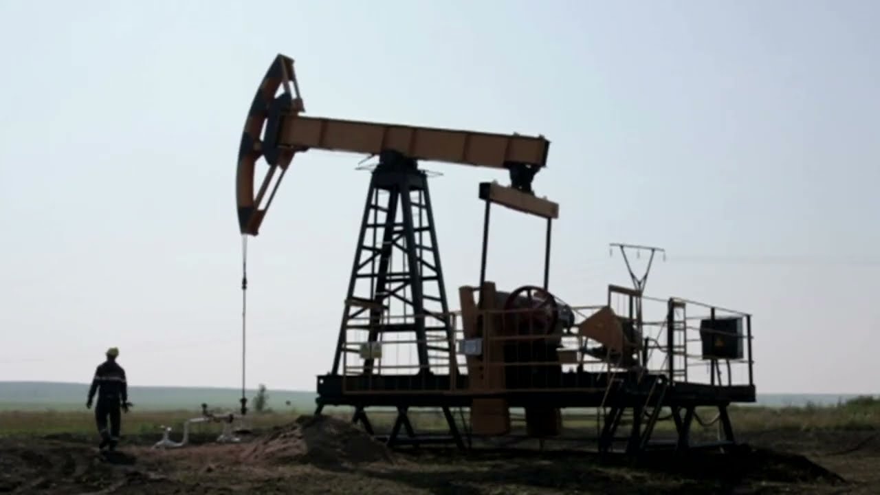 Oil prices lowest since 2021 on banking fears