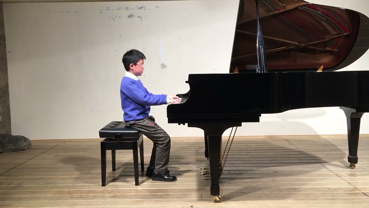 小寶鋼琴演奏