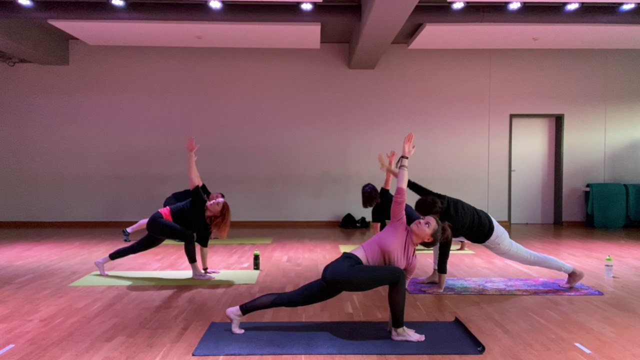 Yoga mit Christina | Campus Fitness TV