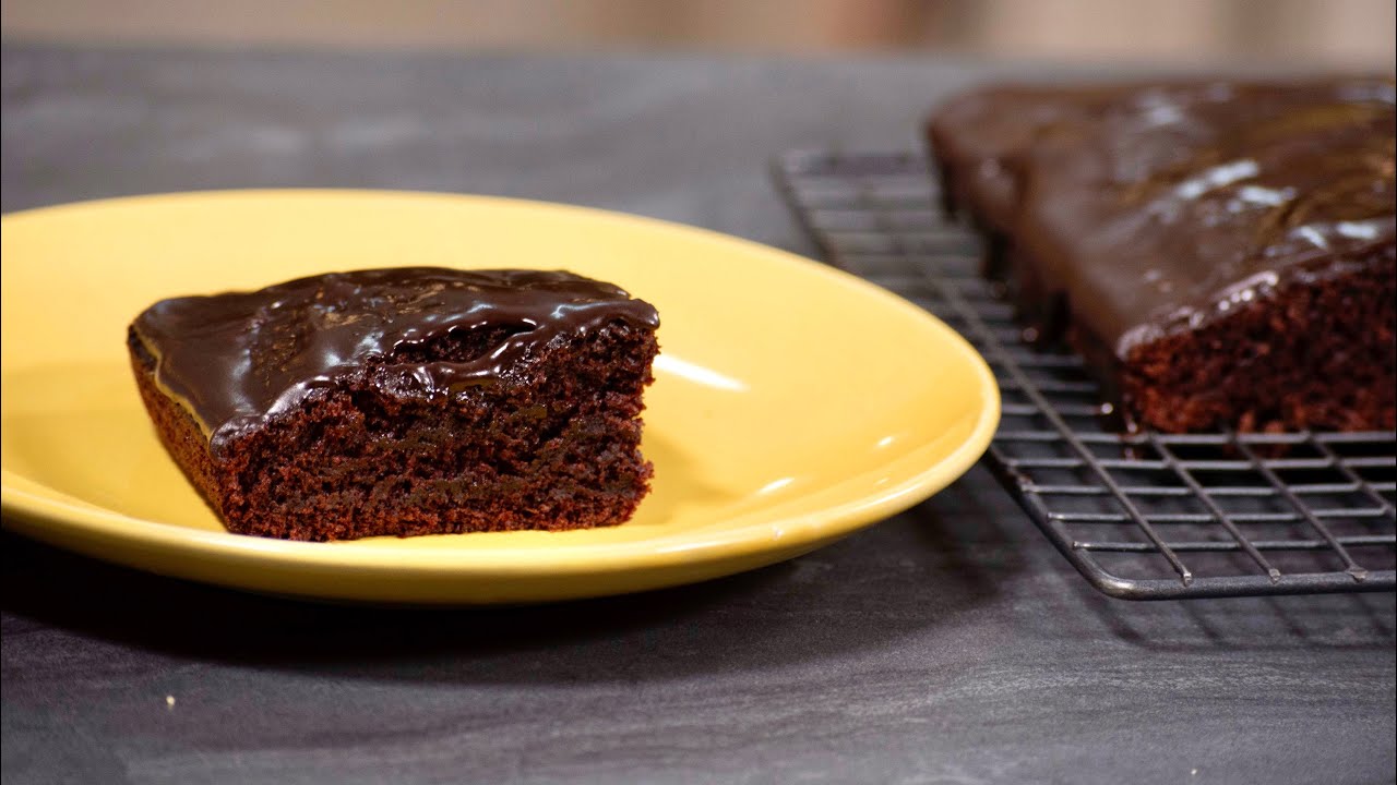 Super Soft and Lovely Chocolate Banana Cake With Chocolate Ganache