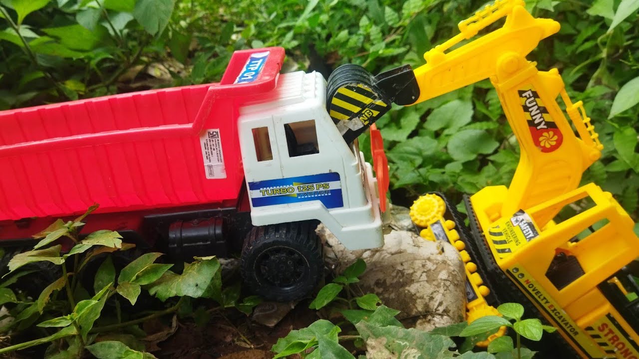 Mencari mobil mobilan di semak semak,mobil exavator,mobil dump truk, mobil truk oleng,anomali