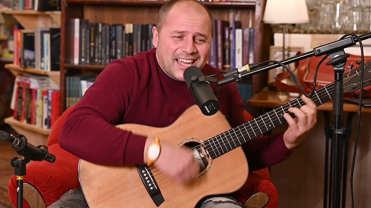 Live  Червения Диван във Fox Book Cafe - Симеон Липчев (Капка от любов)