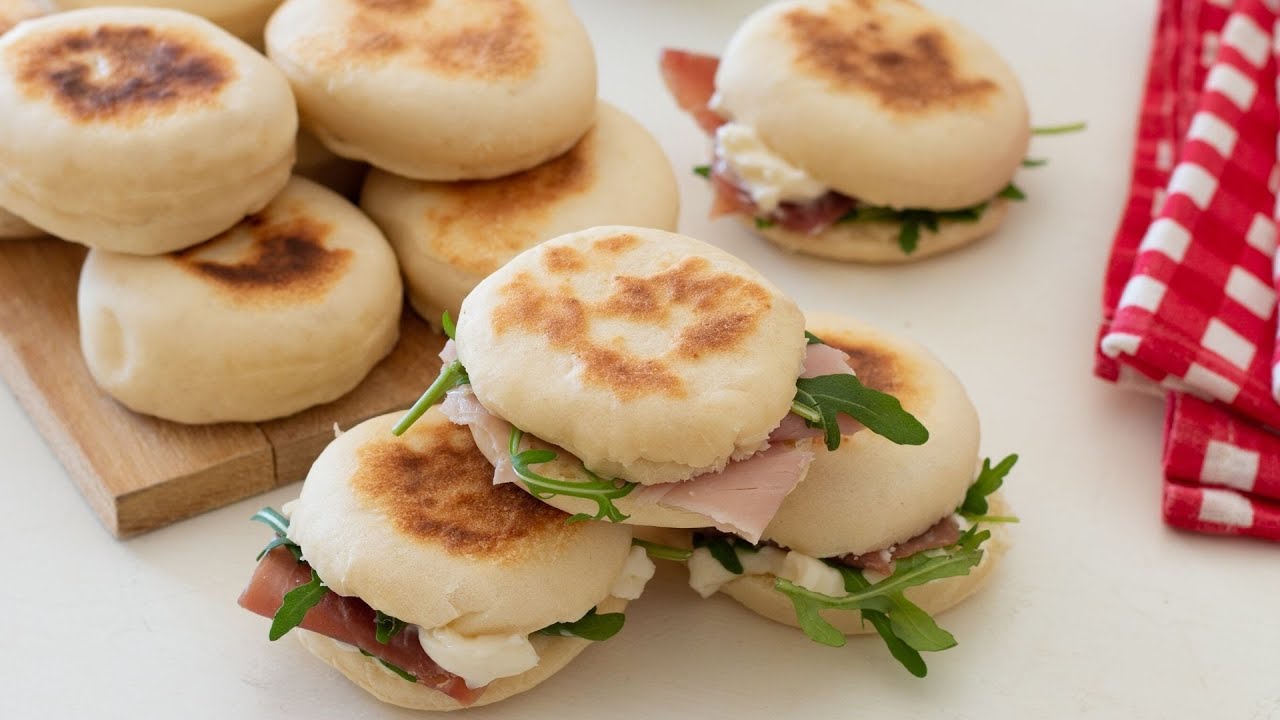 FOCACCINE VELOCI - Morbidissime, cotte in padella e pronte da farcire!