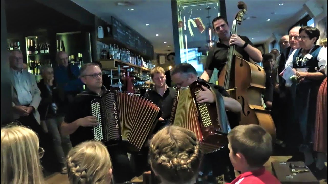 Gambi in Form Adolf Rogenmoser, quartett waschächt