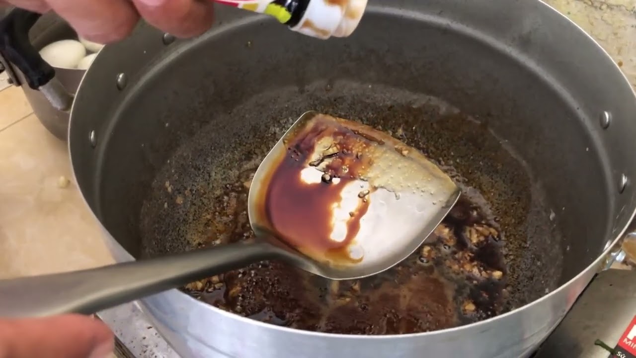 ខសាច់ជ្រូកជា​មួយពងទា Khor Pock Meat with egg