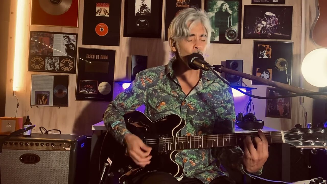 Paulinho Makuko com jubilo nos lábios.