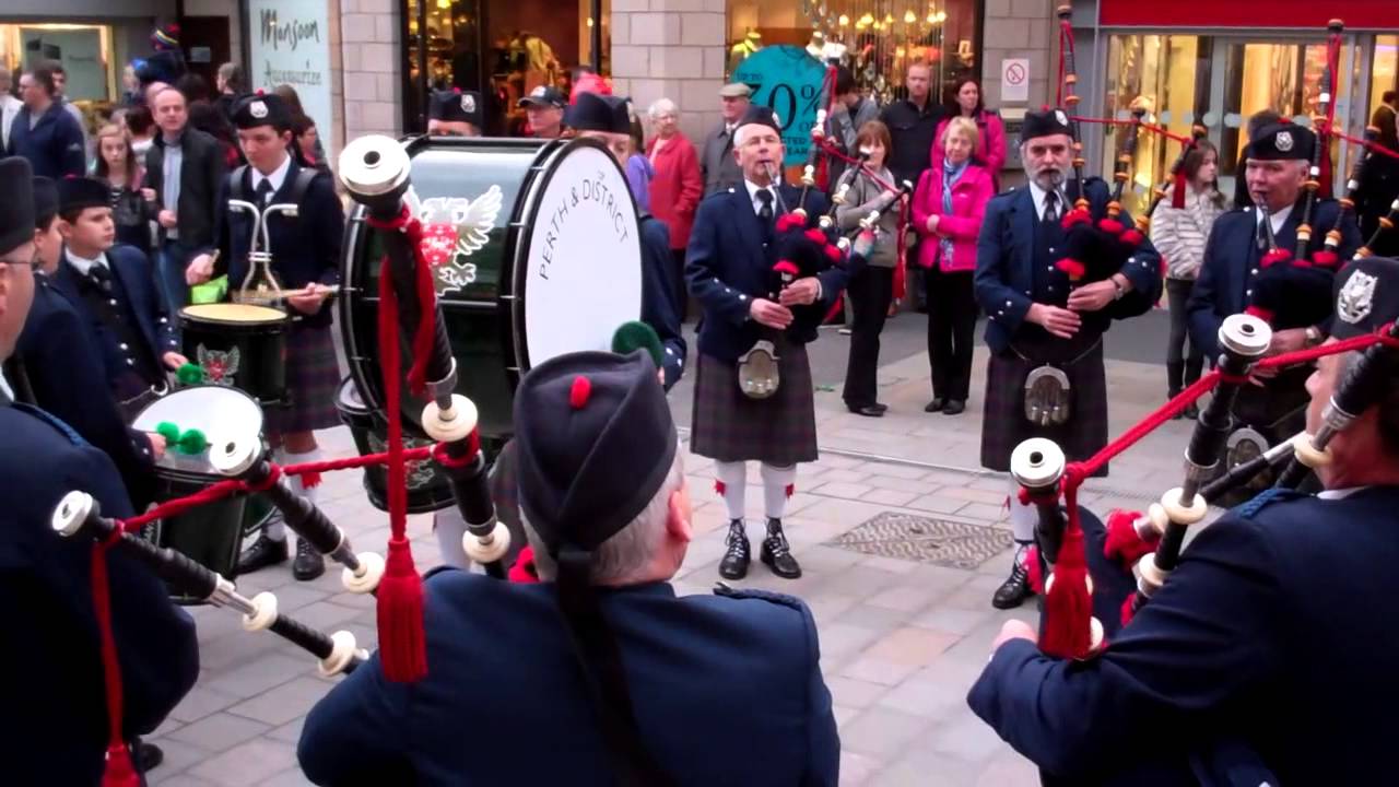 Christmas Bagpipe Music Perth Perthshire Scotland
