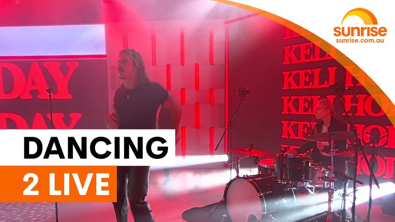 Keli Holliday performs 'Dancing 2' on Sunrise
