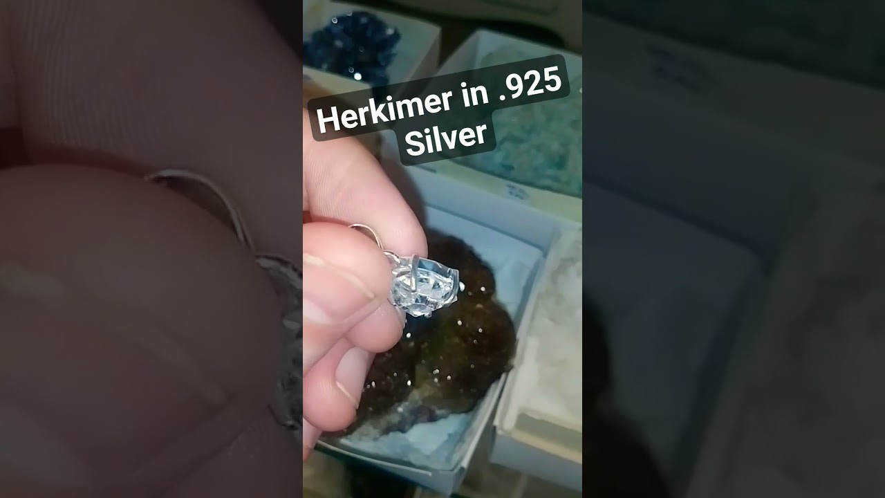 Herkimer Diamonds Are Not Diamonds, But Double-Terminated Quartz Crystals #gems #jewelry #crystals