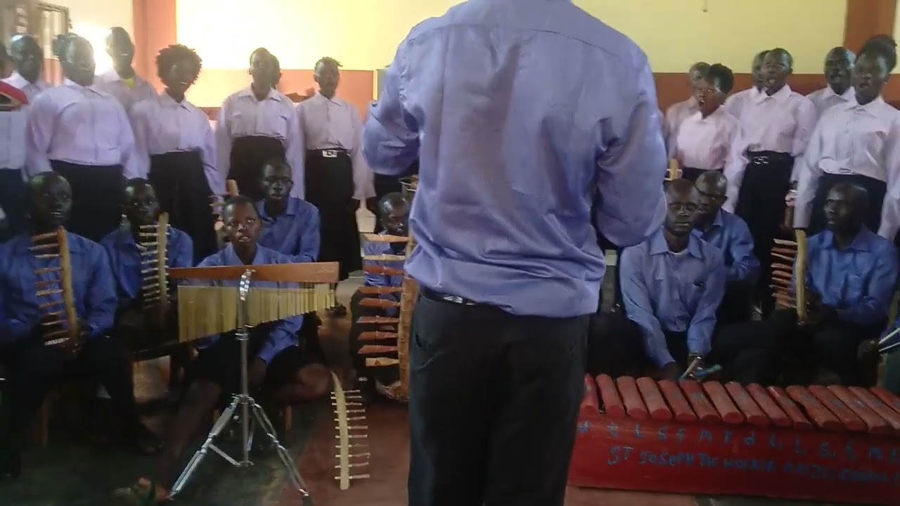 ADRO TU RII OPI OGUA DRIA.St Joseph chapel Anzu choir 