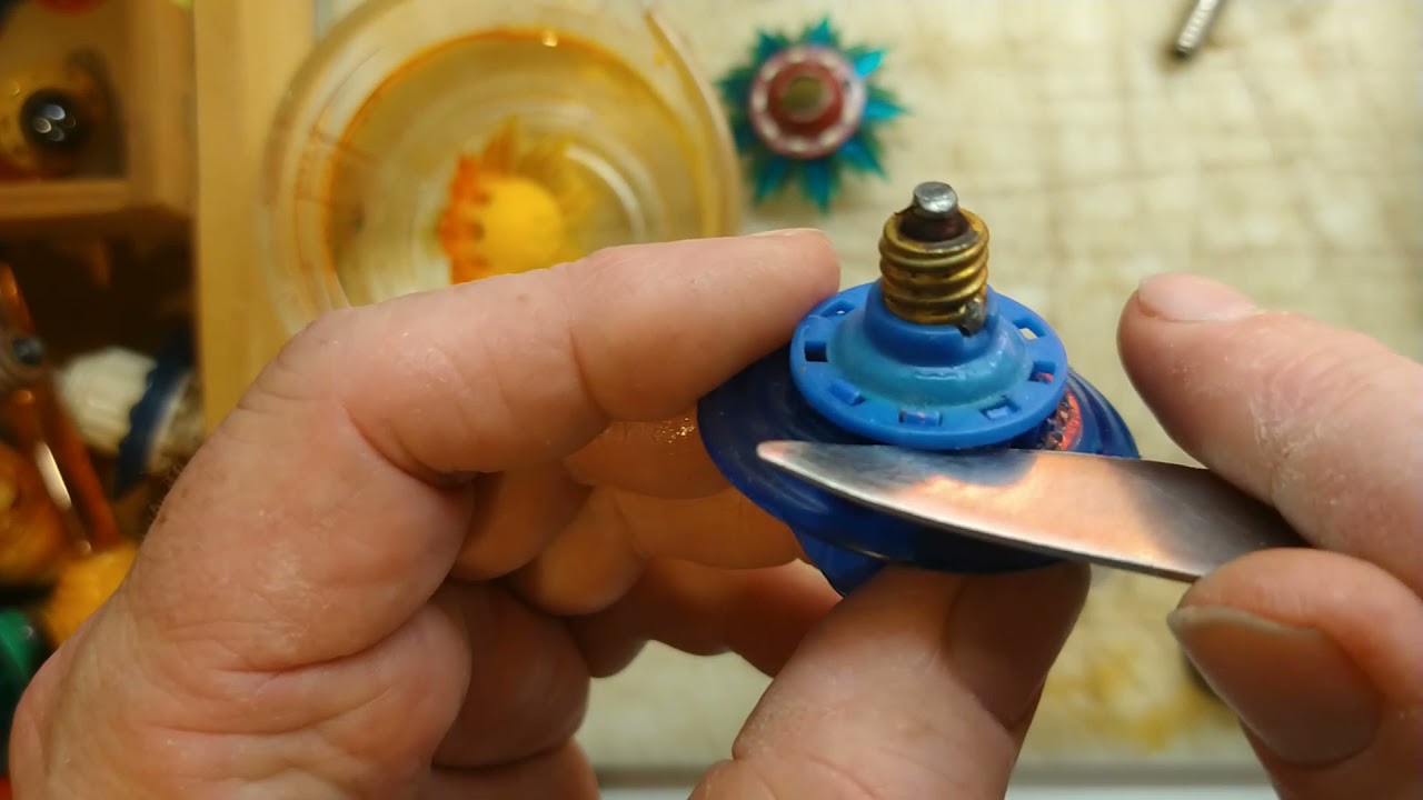 HOW TO RELAMP A VINTAGE PARAMOUNT RING STYLE CHRISTMAS BUBBLE LIGHT LAMP
