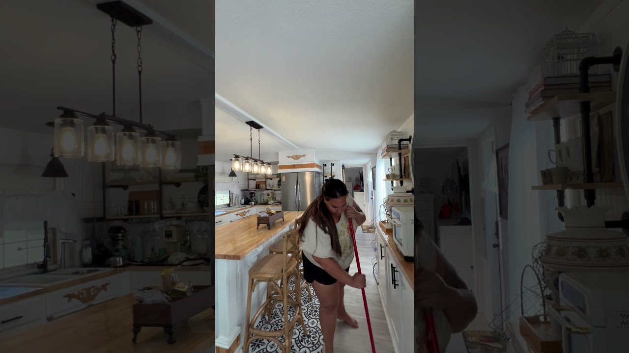 Let&rsquo;s clean my 1970 mobile home with me ❤️ #mobilehome