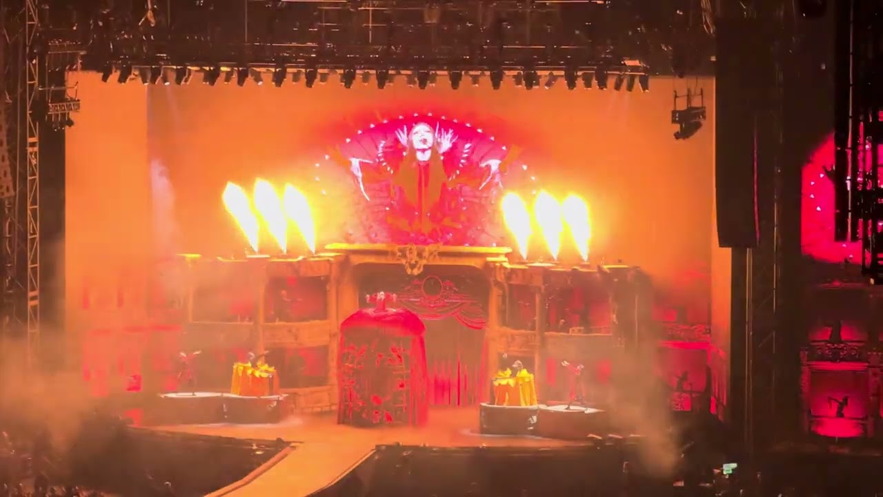 Bloody Mary / Abracadabra - Lady Gaga The Mayhem Ball in Osaka 20260121