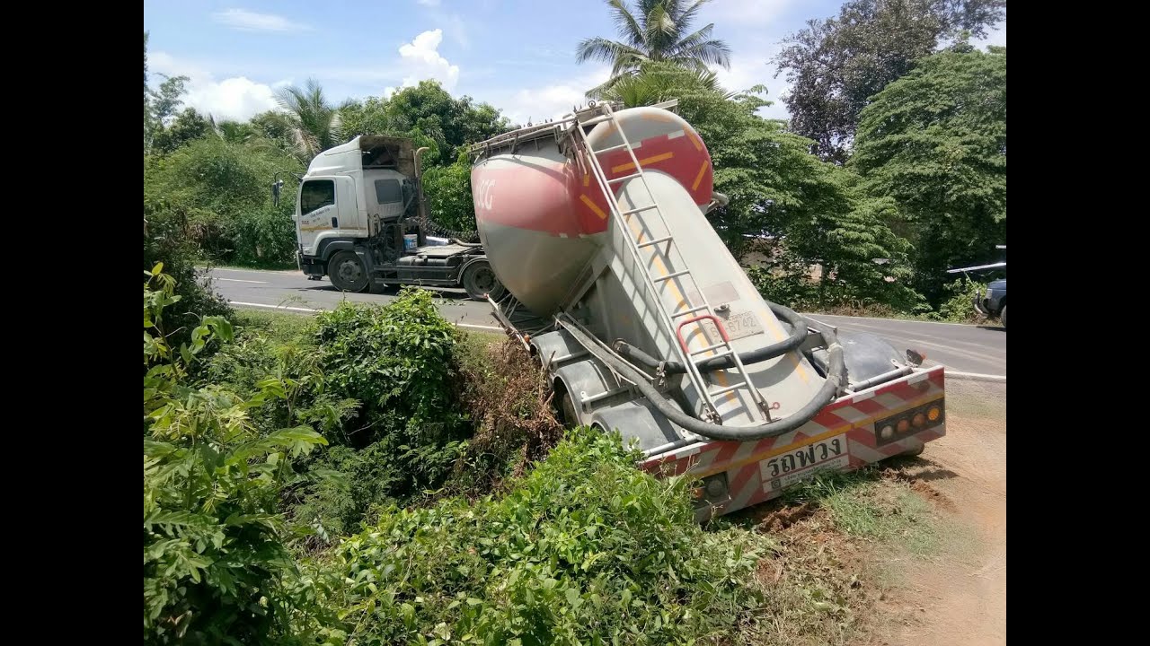 รถสิบล้อดึงรถเทรลเลอร์ปูนจะขึ้นไหม