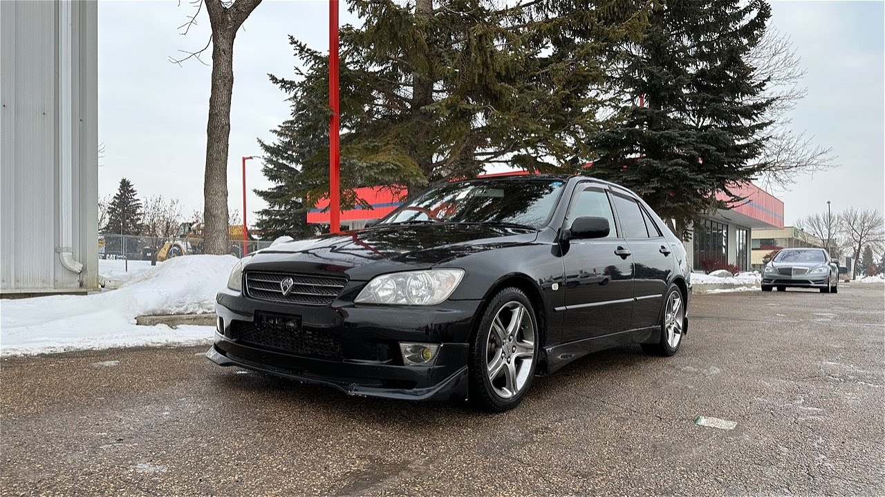 JDM Import Toyota Altezza RS200 Z Edition walkthrough and start up, imported from Japan to Canada.