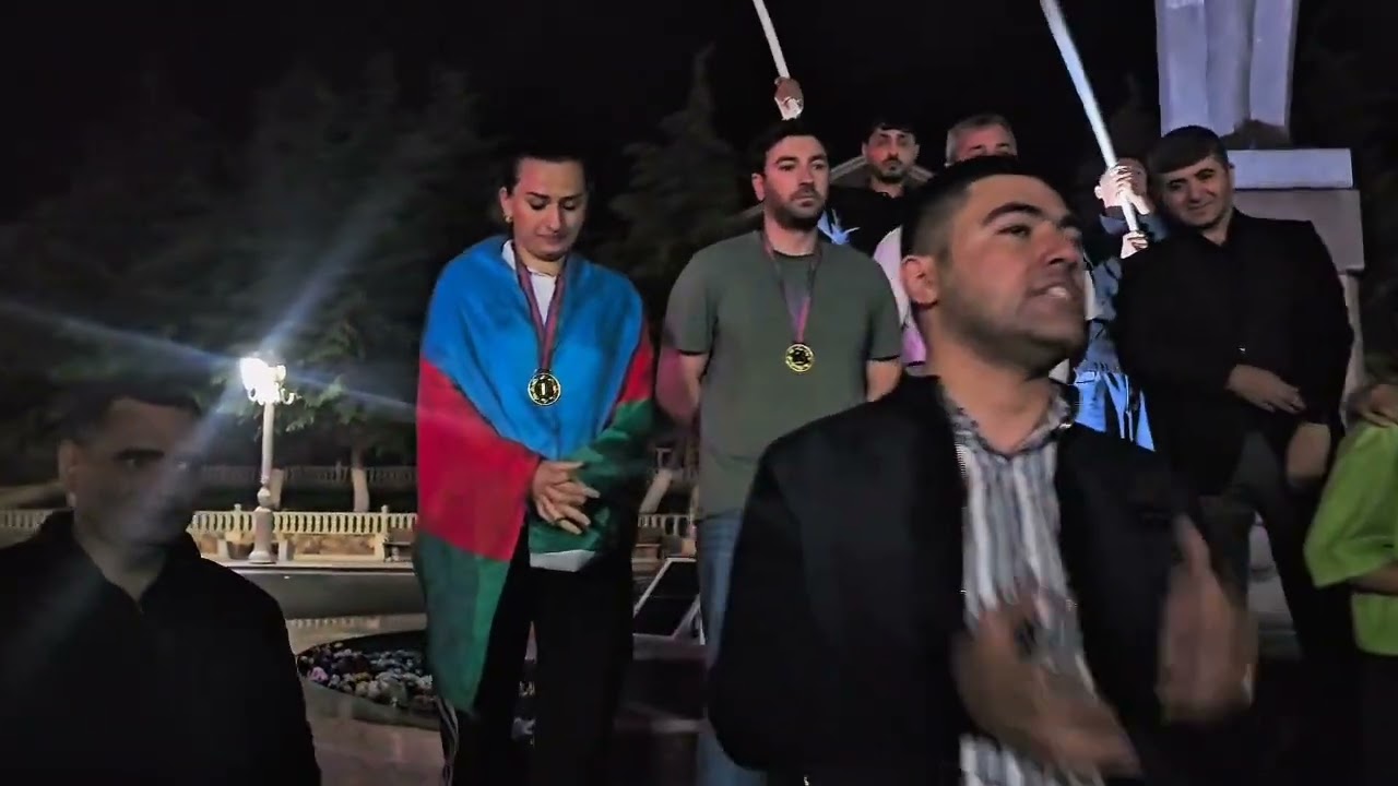 Çempionlar Daşkəsən şəhərində gecə saatlarında böyük sevinclə qarşılanıb.