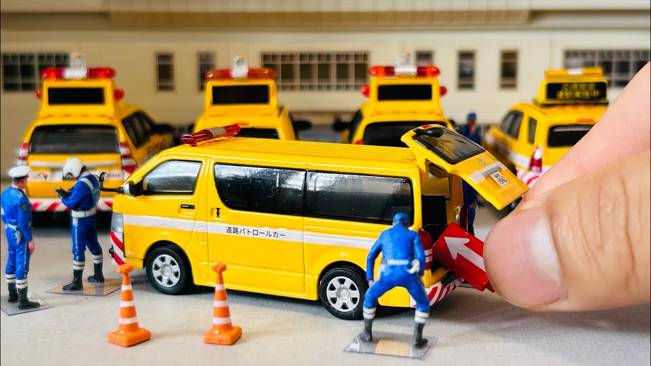 【衝撃】トミカ　高速道路事故　パトロールカー緊急走行Diecast Model Cars and Trucks Race & Crash #stopmotion