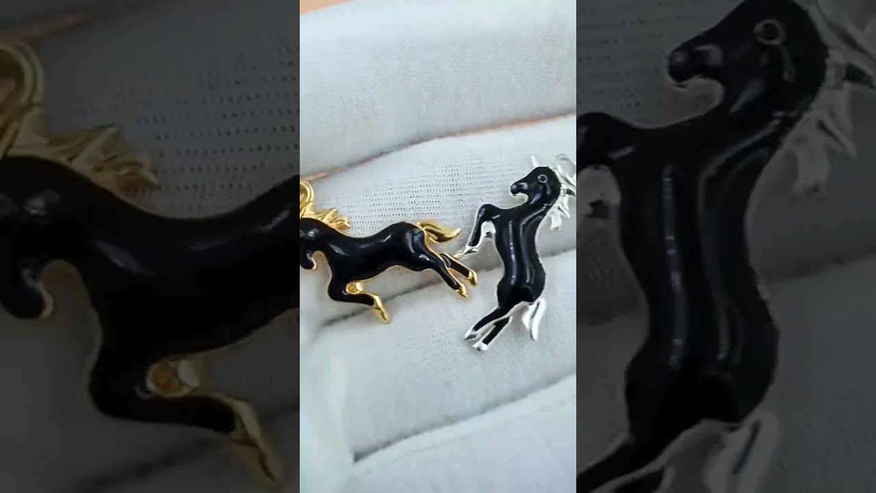 Silver unicorn charm 