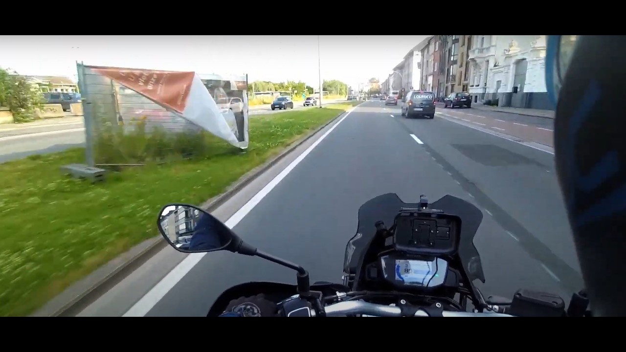 Time to leave work! - Moto Guzzi V85TT - POV