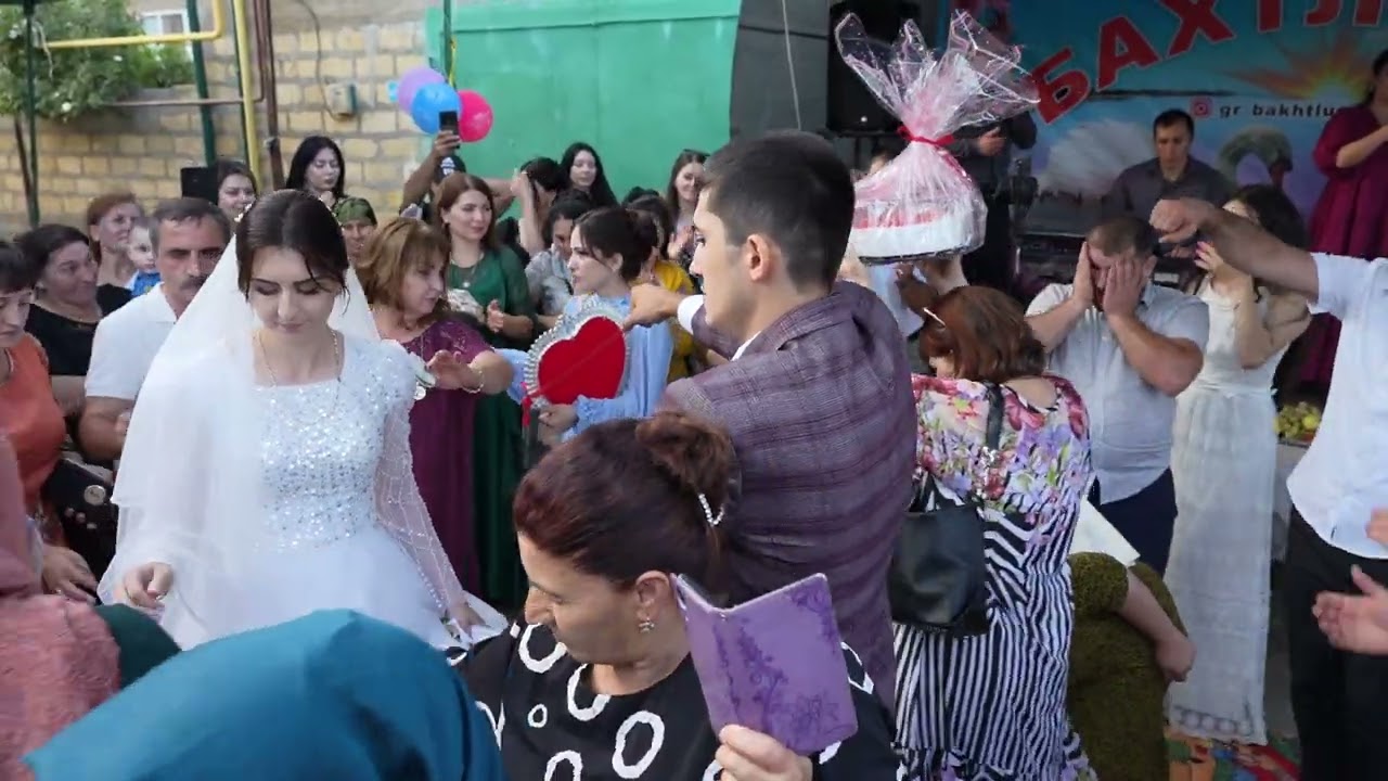 Мама Жениха встречает ! Жениха и Невесту Свадьба в Дагестане