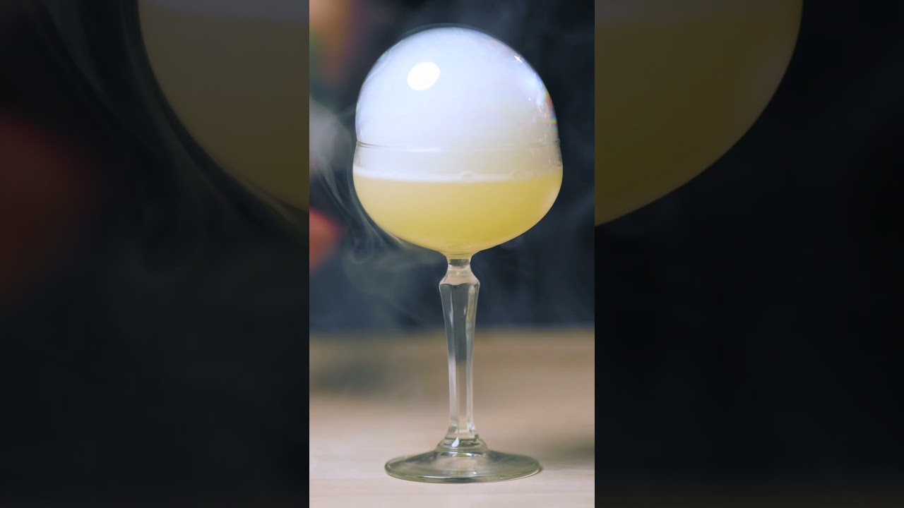 How to make perfect smoke bubble cocktails 🍸 #SmokedCocktails