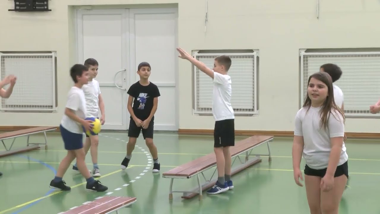 Diáksportfesztivált rendeztek az alsósoknak a Petőfi Iskolában