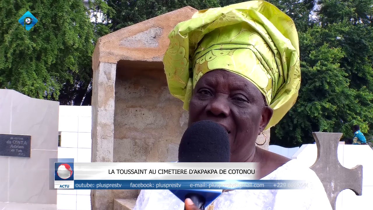 LA TOUSSAINT AU CIMETIÈRE D’AKPAKPA DE COTONOU