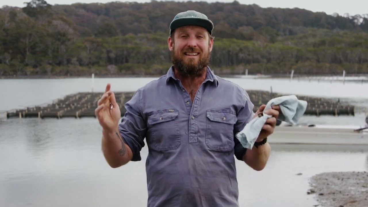 1. How to Open an Oyster - NSW Farmers