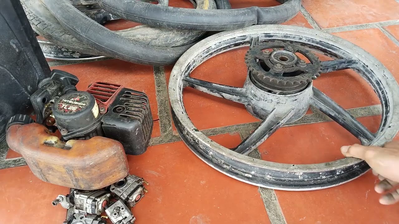 Máy cắt cỏ bình xăng 