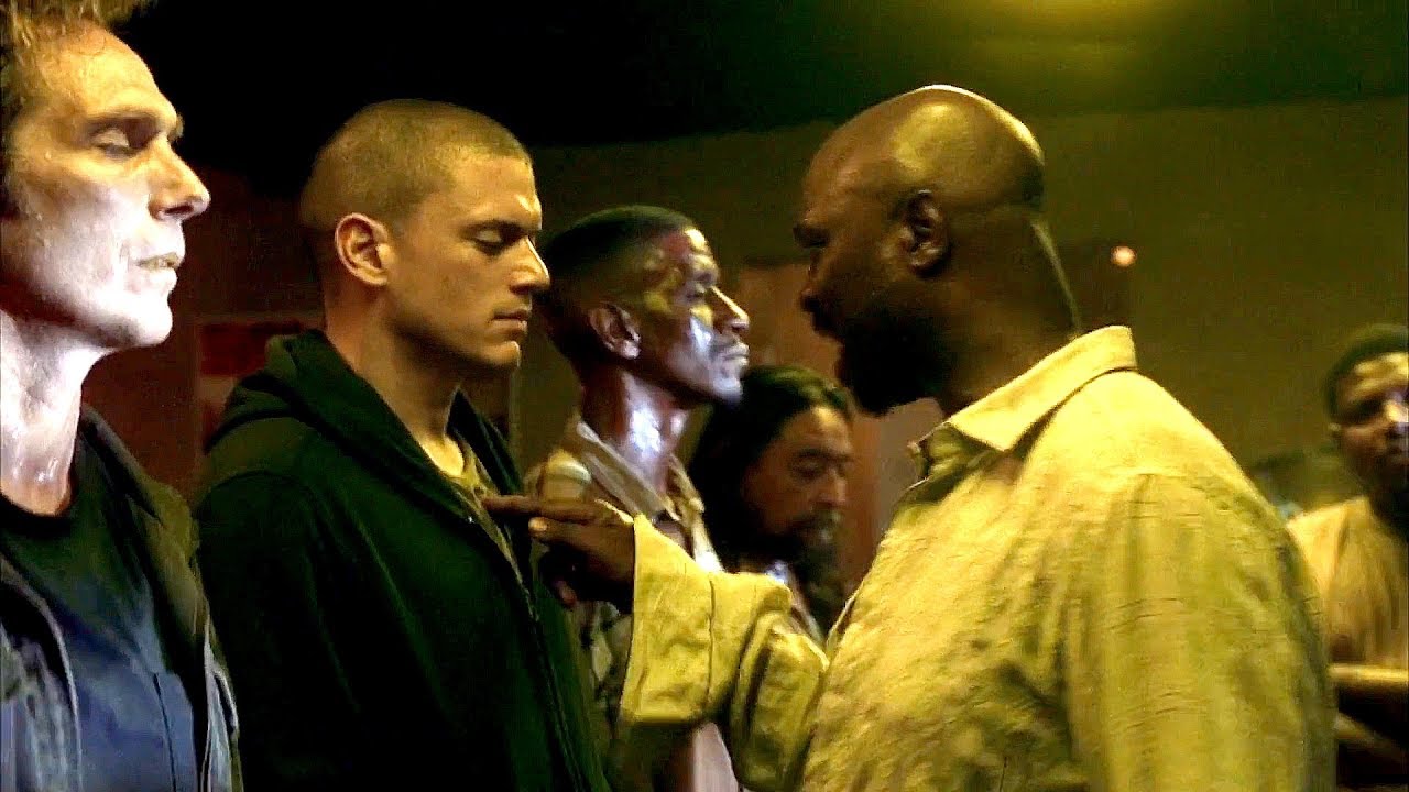 Норман «Лечеро» проводит инструктаж Майклу и другим новеньким в Соне (Часть 1). Побег