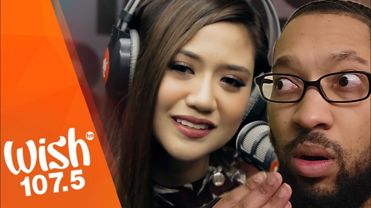 Morissette performs 