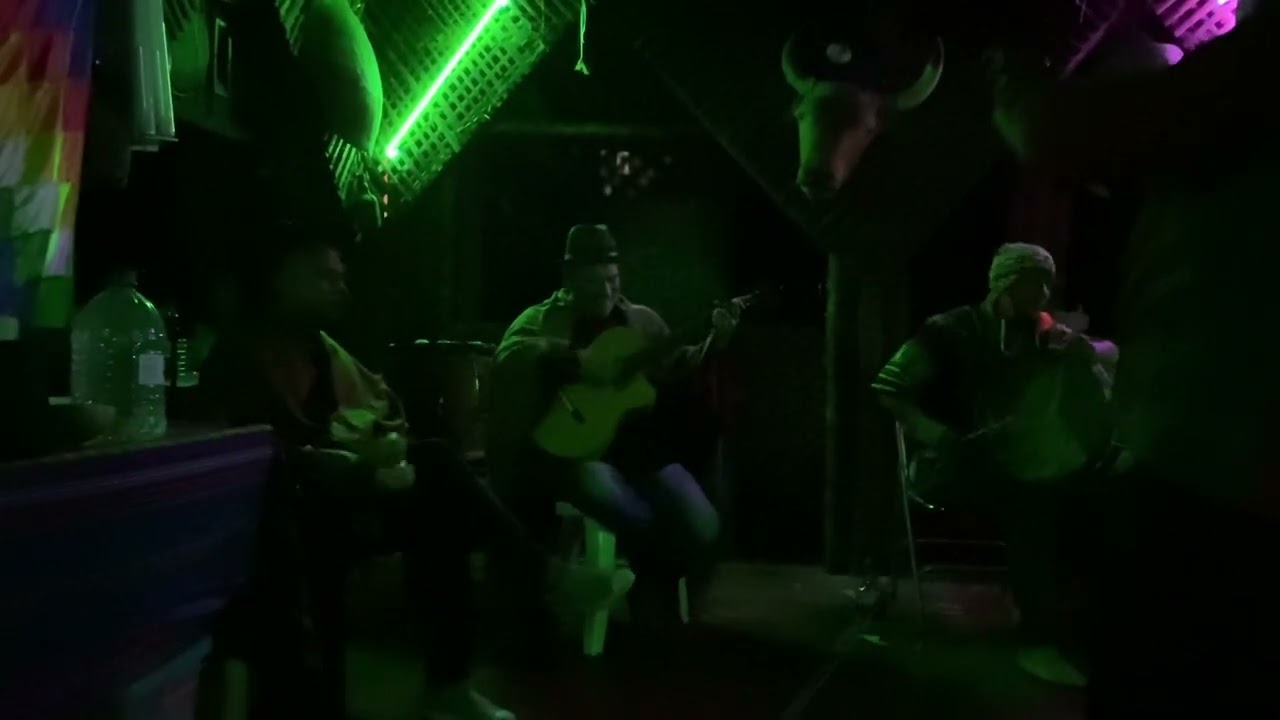 Abuelito Pinta ( Andrés Cordoba) con voz de Fredy Velasquez