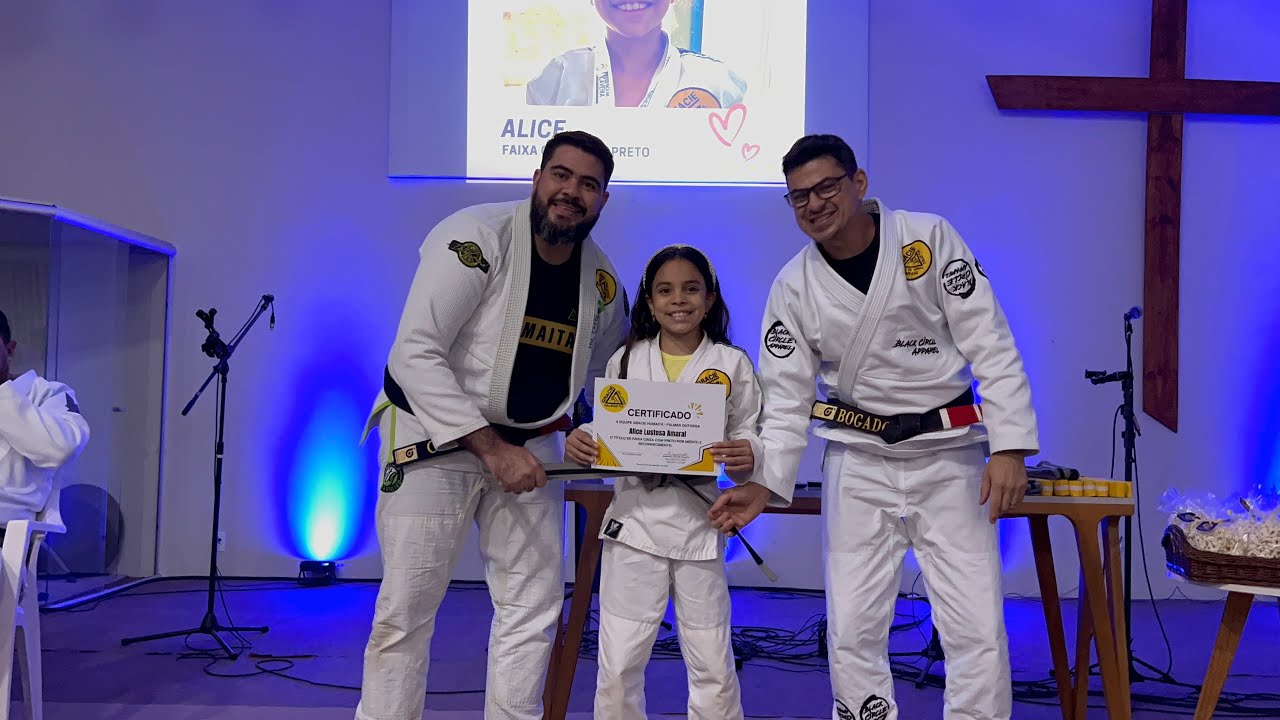 Troca de Faixa do Jiu-jítsu da Alice. Cinza com Branco para Cinza com Preto Gracie Humaitá