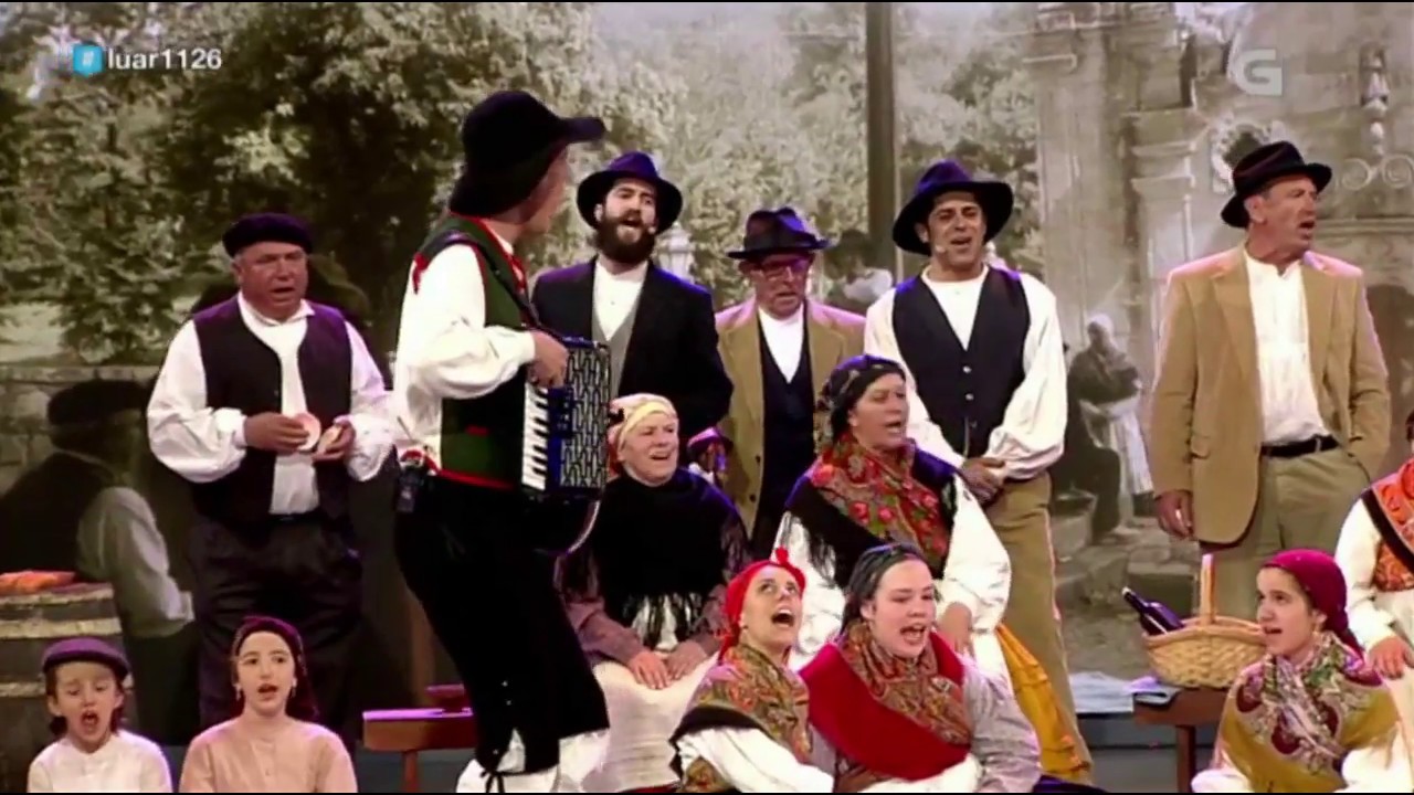 Trébede representa Irei a Darbo no Luar. Xota do Hío e muiñeira coreada.