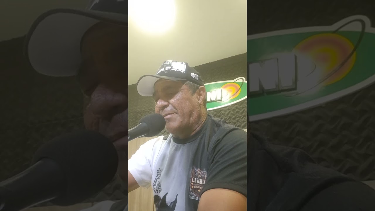 Programa amigo do vaqueiro, locução bodinho de adolfo, participação Neto Reis fabricando na hora. 