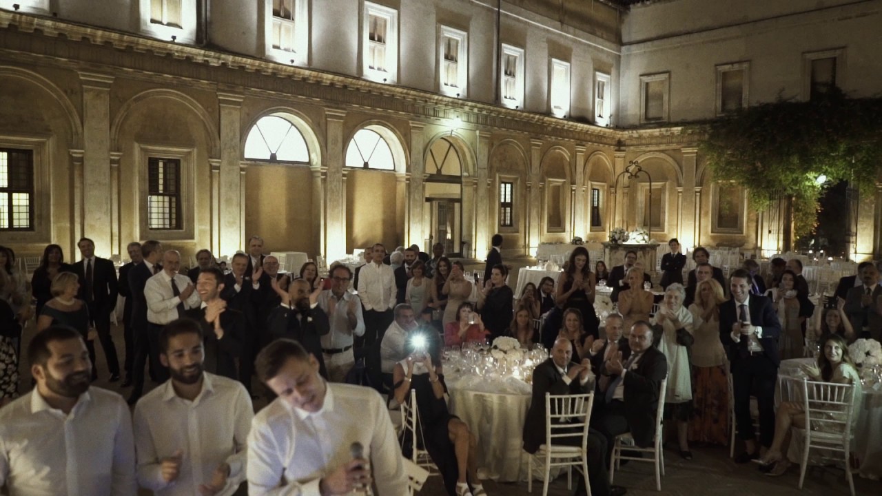 LUCA DI RISIO canta al matrimonio della sorella. Una canzone da lei richiesta.