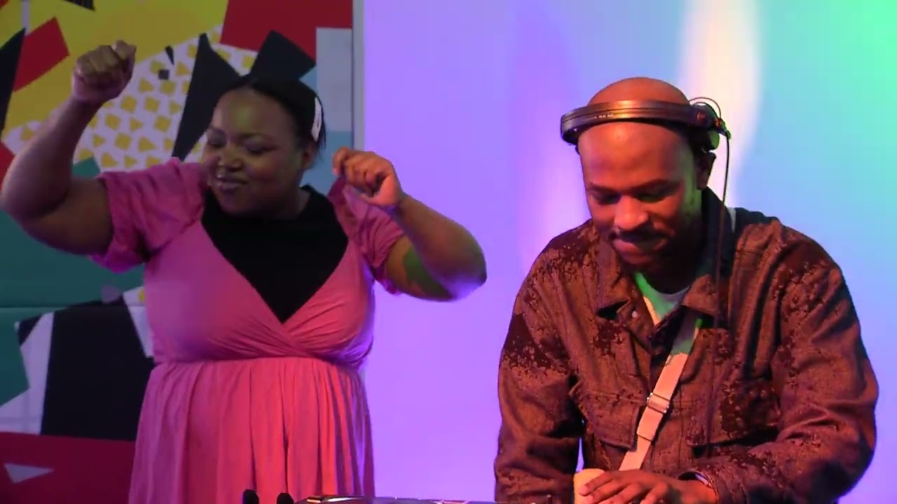 MR THELA PLAYING LIVE ON HECTIC NINE-9