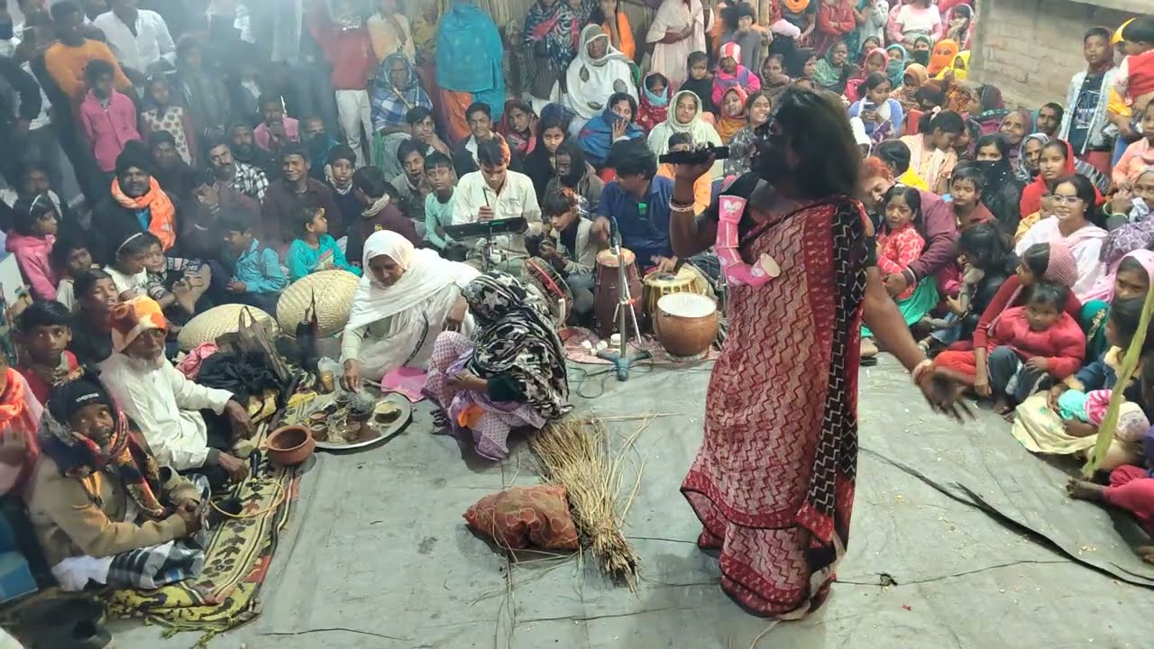 ekdil gaan মা হারা সন্তানের কান্না সন্তানের জন্য মা আজ পাগলিনিl like comment subscribe karo 