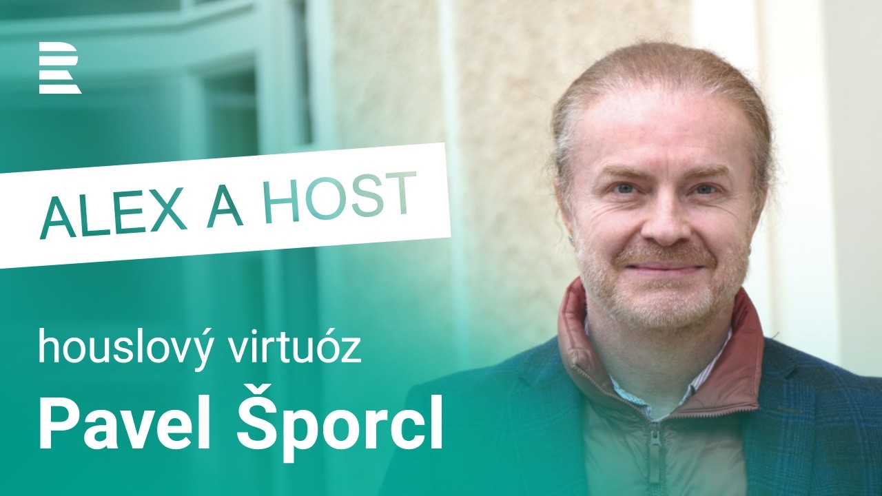 Pavel Šporcl: K typickému šátku jsem při hraní rocku oblékl i ponožky a tričko s lebkou