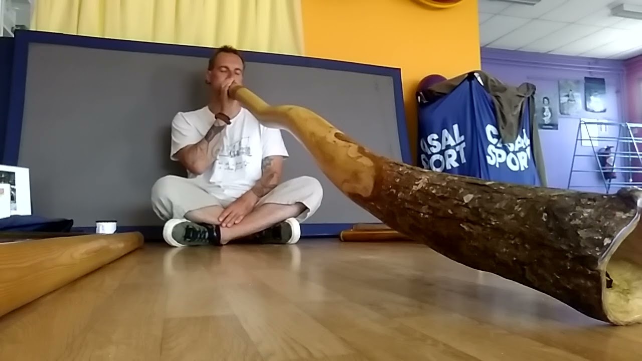 Didgeridoo à l'école Jules Verne à La Turballe